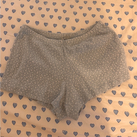 Brandy Melville Gray Patterned Shorts - Picture 1 of 1